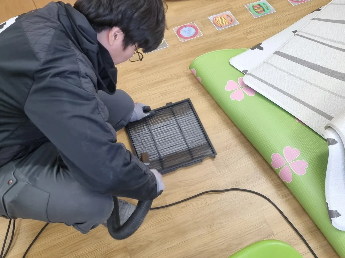화성시 효행구 배양동 놀이방 낮잠실 장비 주변 정밀 위생청소 사례 - 행진크린