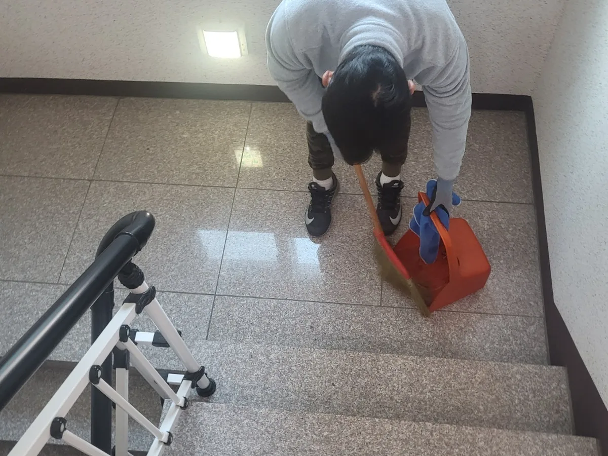 안산시 상록구 사동 오피스 기계실 장비 주변 정밀 위생청소 사례 - 행진크린