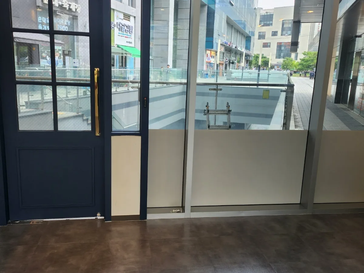 안산시 상록구 성포동 점포 카운터 검사실 위생청소 사례 - 행진크린