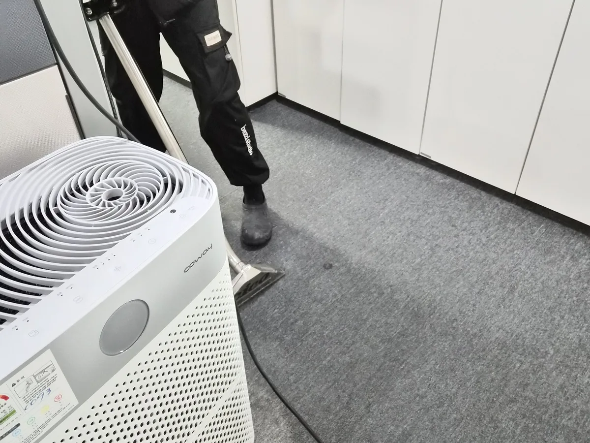 부천시 소사구 송내동 사업장 로비·복도 카페트 바닥 위생청소 사례 - 행진크린