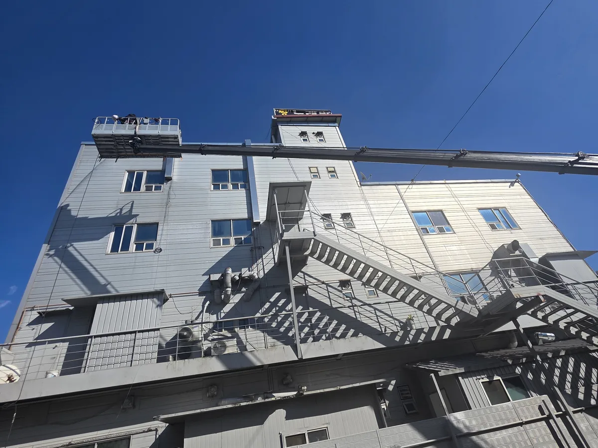 안산시 상록구 팔곡이동 건물 화장실 세면대 살균 위생청소 사례 - 행진크린